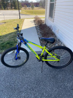 Mongoose 24’ Scepter  Wheel Mountain Bike 21 Speeds - Green/Blue -