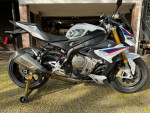 BMW S1000R - Premium package - HP Forged Wheels - Akrapovič Full Titanium Exhau