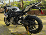 BMW S1000R - Premium package - HP Forged Wheels - Akrapovič Full Titanium Exhau