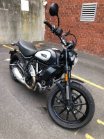Ducati Scrambler Icon Dark 2023 by owner