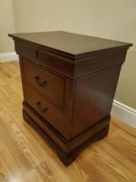 2-Drawer Nightstand/Side Table - Like New!
