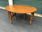 Beautiful Oval Maple Kitchen Dining Room table