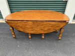 Beautiful Oval Maple Kitchen Dining Room table