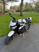 2024 Triumph Street Triple R (Crystal White)
