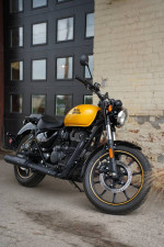 2023 Royal Enfield Meteor 350 Fireball Yellow