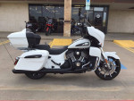 2020 Indian Motorcycle® Roadmaster® Dark Horse® White Smoke