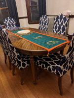 Bernhardt Dinning table and chairs