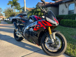 Aprilia RSV4 factory