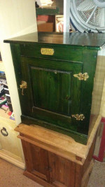 Wood end table / bedroom night stand