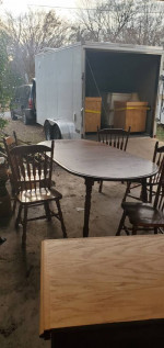 TABLE SET WITH 2 LEAVES & 5 STURDY CHAIRS