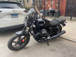 2022 Moto Guzzi V7 Stone