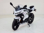 2023 Kawasaki Ninja® 400 Pearl Blizzard White/Metallic Carbon Gray