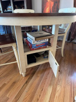 Table with 4 chairs