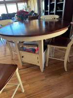 Table with 4 chairs