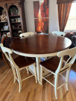 Table with 4 chairs