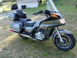 1984 Gold wing 1200 VERY NICE