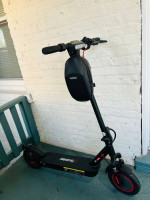 iScooter 500W Adult Electric Scooter 22Mph Max Speed 10Ah Long Range With Helmet