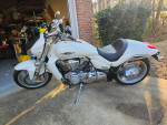 2007 SUZUKI M109 R PEARL WHITE WITH UPGRADES MINT