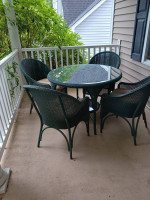 Lloyd Flanders table