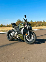 2023 Ducati Streetfighter V2 in Storm Green LIKE NEW