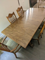 Dining set/Table+6 chairs (matching)