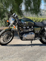 Triumph Thruxton 900. British Green. 2016