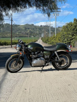 Triumph Thruxton 900. British Green. 2016