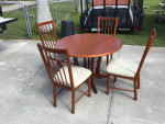 SCANDINAVIAN DESIGN TEAK DINING TABLE 4 CHAIRS