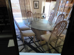 DINING ROOM TABLE & 6 CHAIRS OVAL GLASS TOP