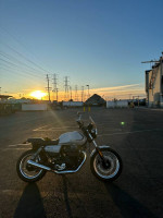 Moto Guzzi V7 2021