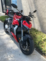 Ducati Streetfighter V2