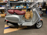 Almost new Vespa LXV150