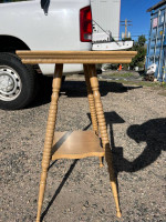 Antique Victorian Oak Turned Leg Parlor Table Side Table Plant Stand