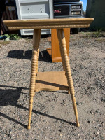 Antique Victorian Oak Turned Leg Parlor Table Side Table Plant Stand