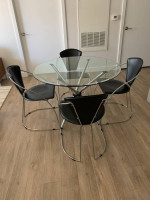 Modern Dining Table with 4 genuine leather armchairs