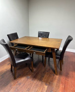 Dining table set