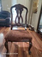 Dining Room Table and 6 Chairs