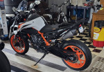 KTM Duke 890R