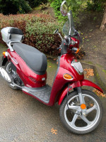 Kymco People 150 Scooter