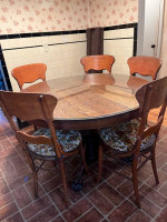 Solid Oak Clawfoot Table W/Chairs