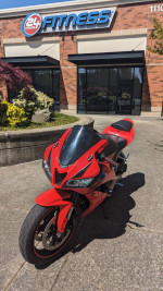 ***** 2011 HONDA CBR600rr Clean Title*****