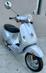 Vespa LX 150 Scooter - Super Sexy & Cool - Looks Awsome!!!!!
