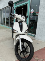 ALMOST BRAND NEW 2021 PIAGGIO LIBERTY 50cc WHITE