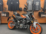 2023 KTM 200 Duke