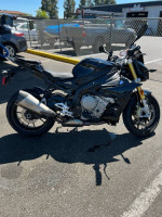 2019 Black BMW S1000R w/ bmw warranty until 2025
