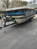 2022 Sylvan L3 CLZ Tritoon