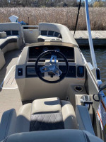 2020 Bennington 23 SSBXP Tritoon with a 2020 Evinrude 200 HP motor wit