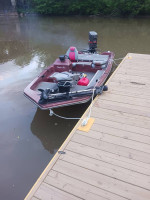 BumbleBee Super Bee Bass boat