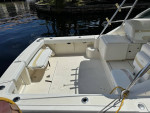 Pursuit 3000 Express Twin 350 FWC Crusader Inboards