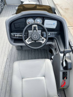 Avalon 2385 Catalina QL with Suzuki 200